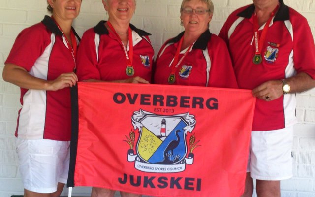 In 3de plek met 'n Bronsmedalje is:  Carina Botha, Ria de Klerk, Penny Davidson en Pieter Moore